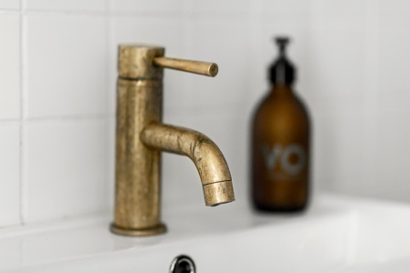 bathroom brass faucet