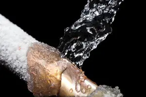 Frozen burst copper pipe in need of Spokane plumbers