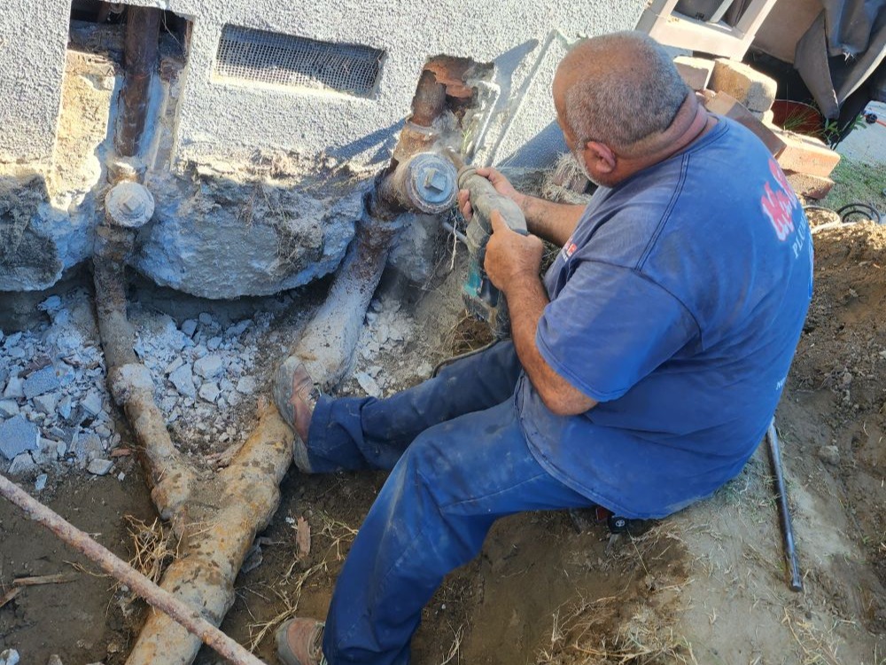 Exposing cast iron drain