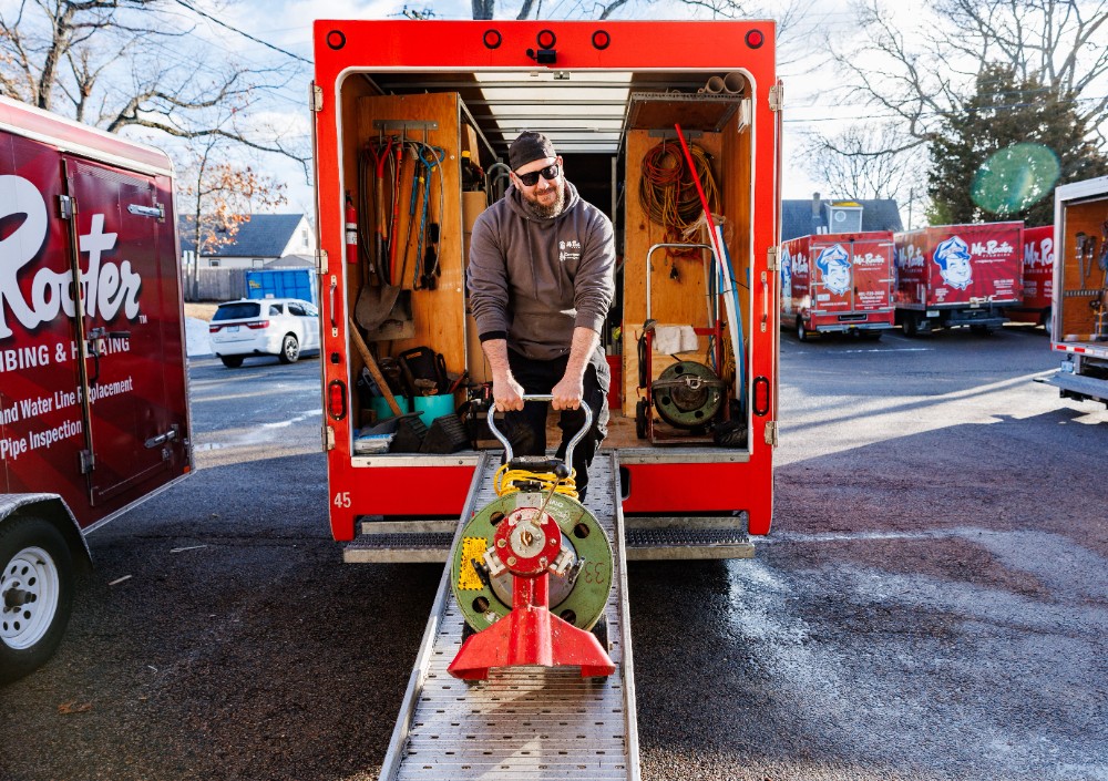 Loading the cable machine on the truck