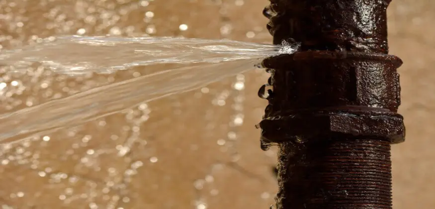 7 Signs You Have a Water Main Line Problem