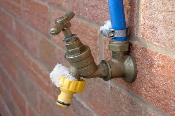 Frozen outdoor water tap | Mr. Rooter Plumbing of Yavapai, Coconino and Maricopa Counties